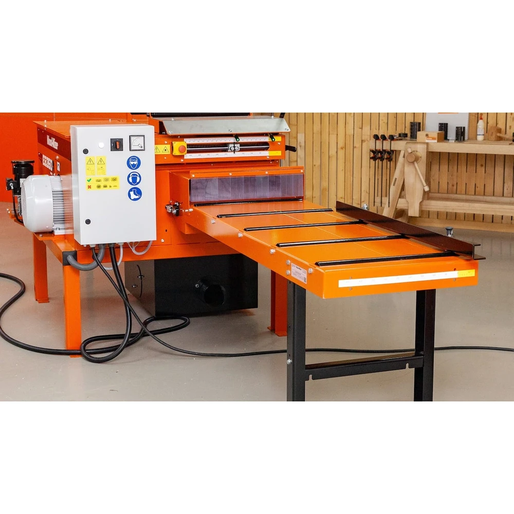 Wood-Mizer EG350 with a modular roller infeed table