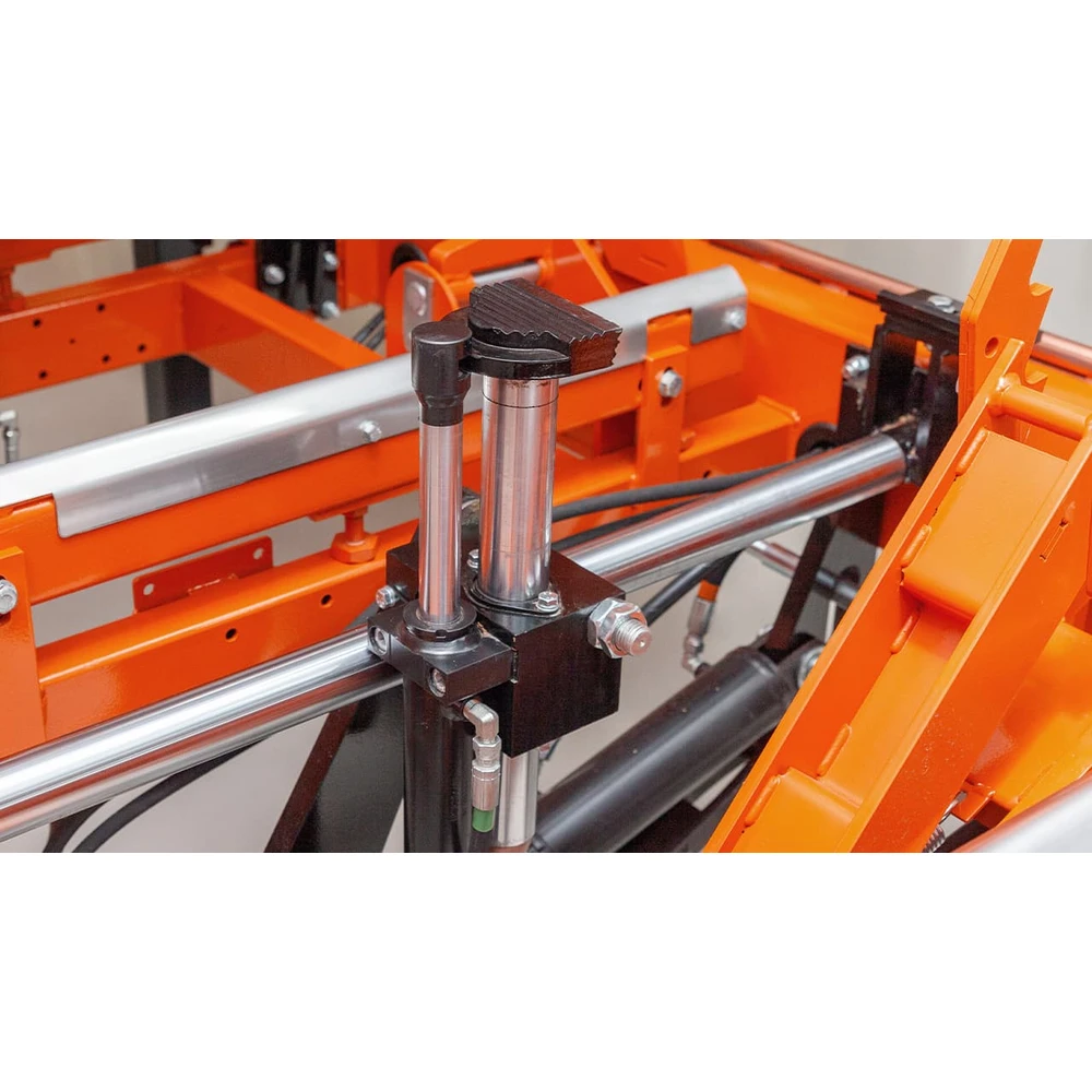 Hydraulic central clamp on the Wood-Mizer LT20 Start