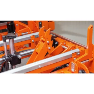 Hydraulic claw log turner on the Wood-Mizer LT20 Start