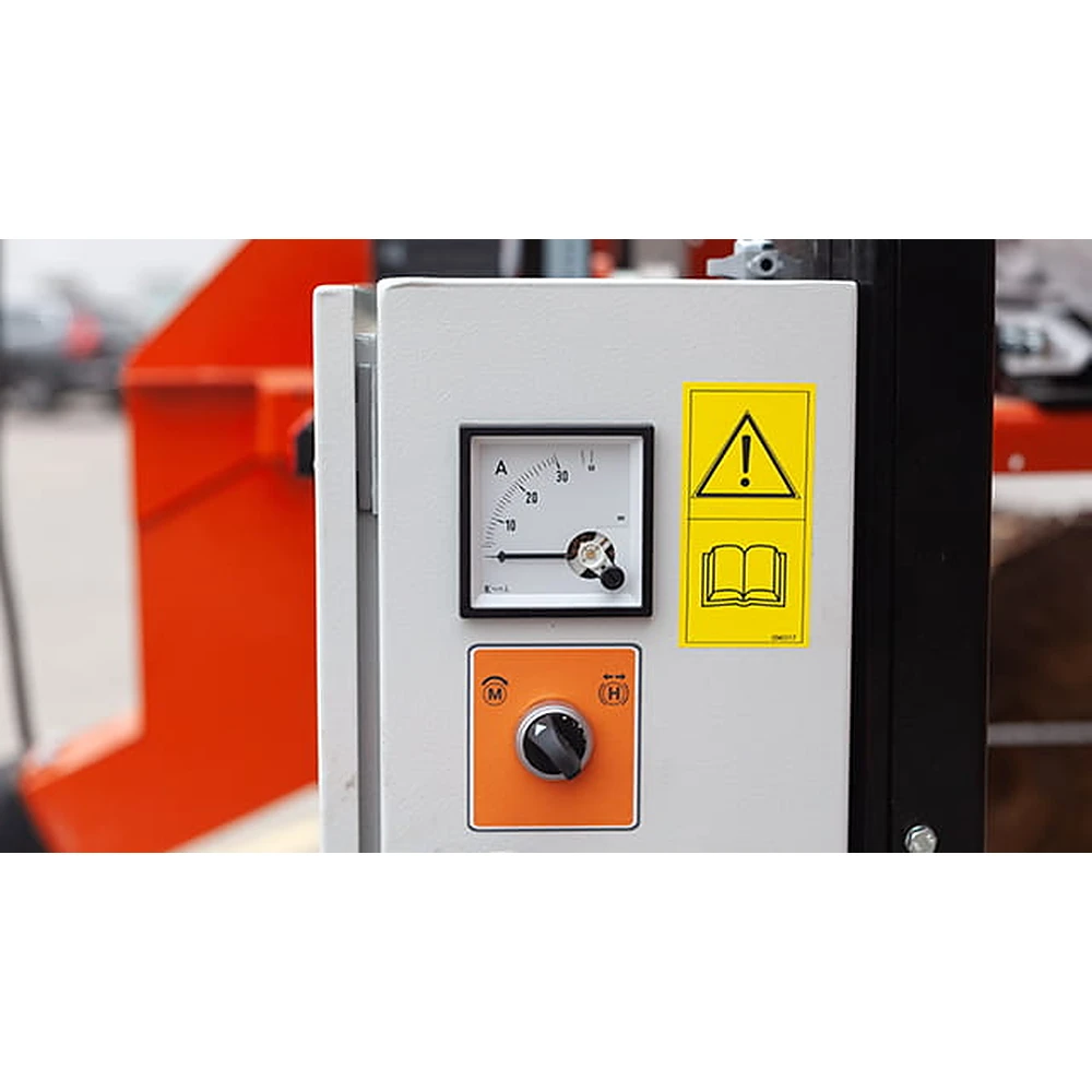 Ammeter showing the main motor load on the Wood-Mizer LX250