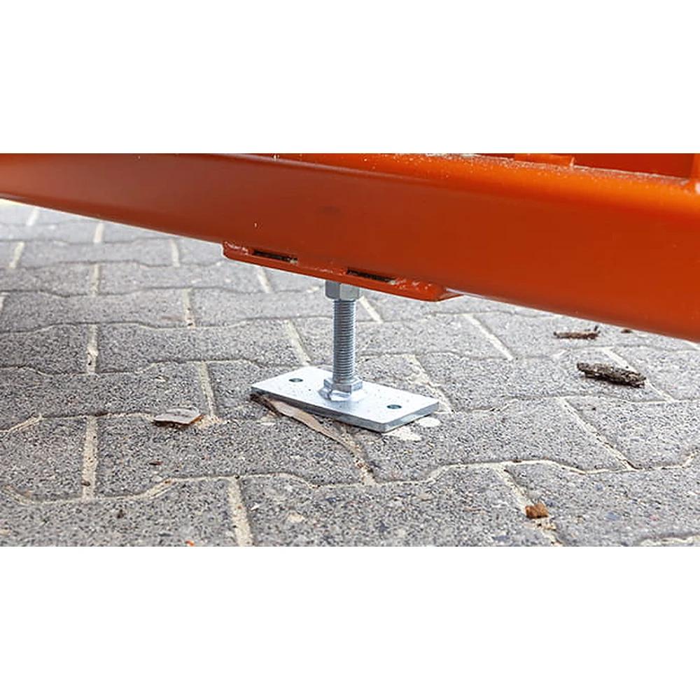 Adjustable leg on the Wood-Mizer LX250 bed