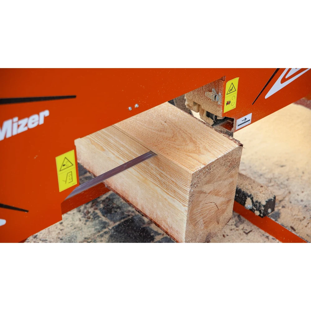 Wood-Mizer LX30 blade cutting through a timber beam